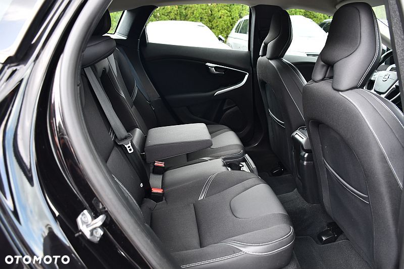 Volvo V40 T3 Momentum - 23