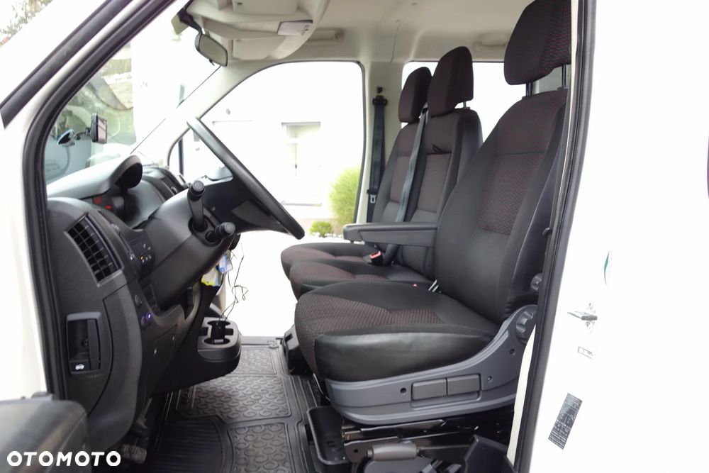 Peugeot Boxer 2.2 Blehdi 165 KM Doka 7 Osobowa Klima Webasto - 28