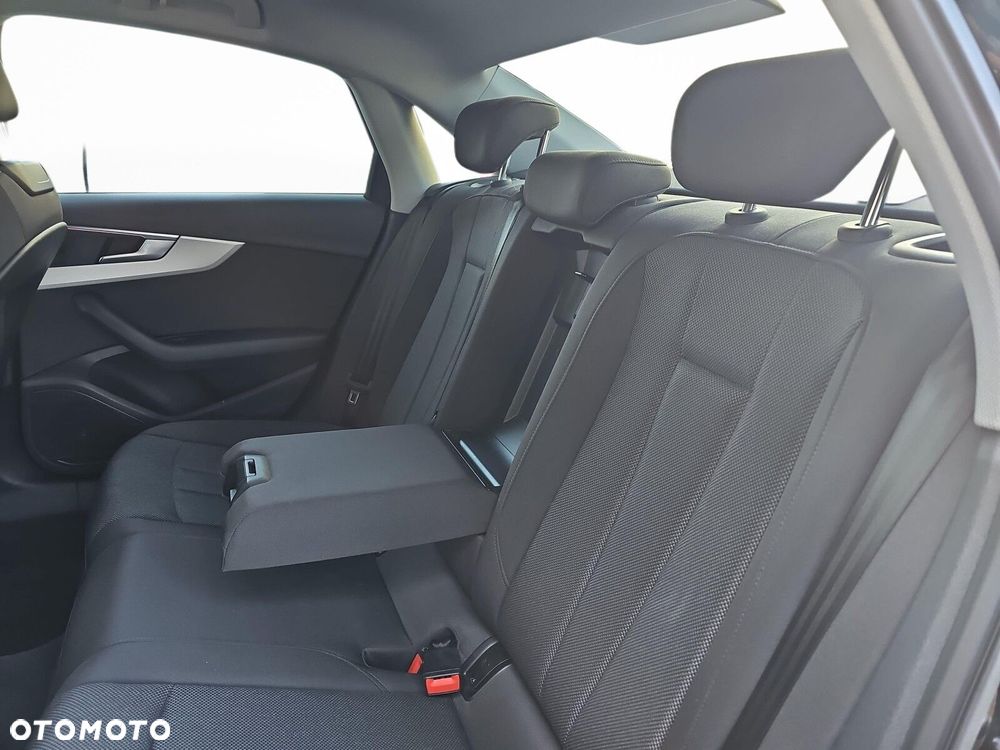 Audi A4 Limousine - 30