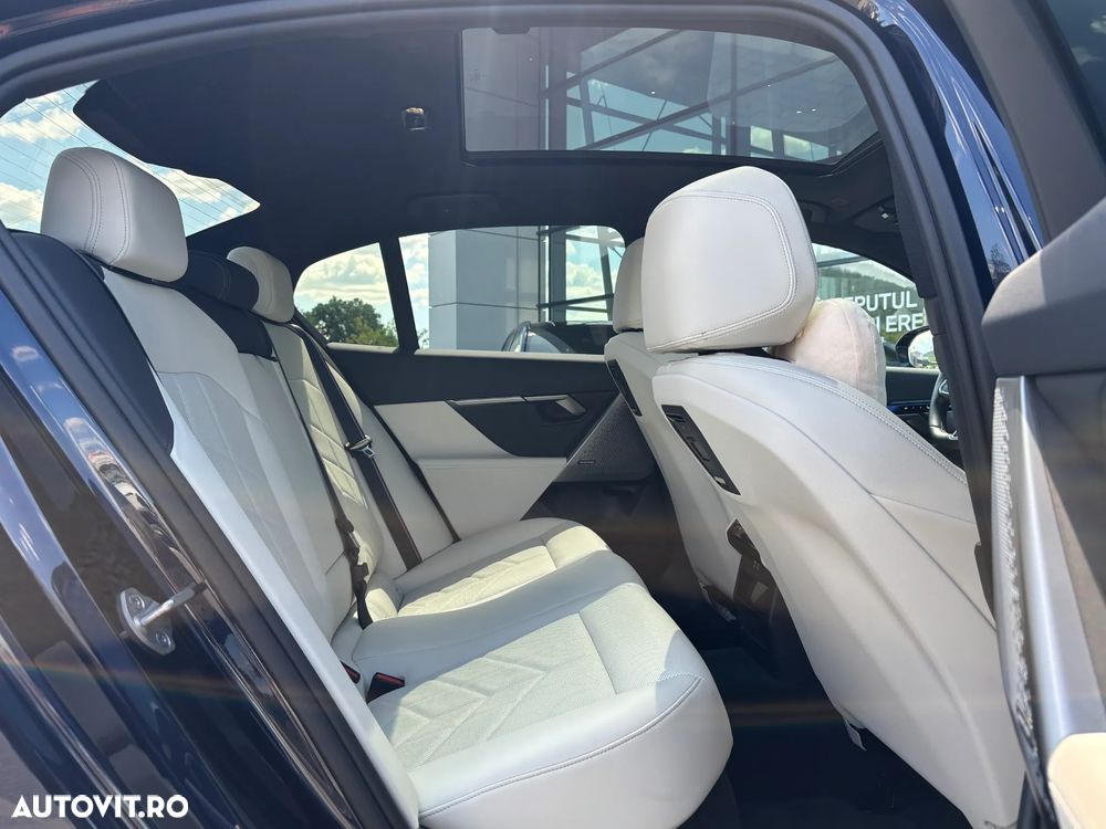 BMW i5 2023 — imagine 7