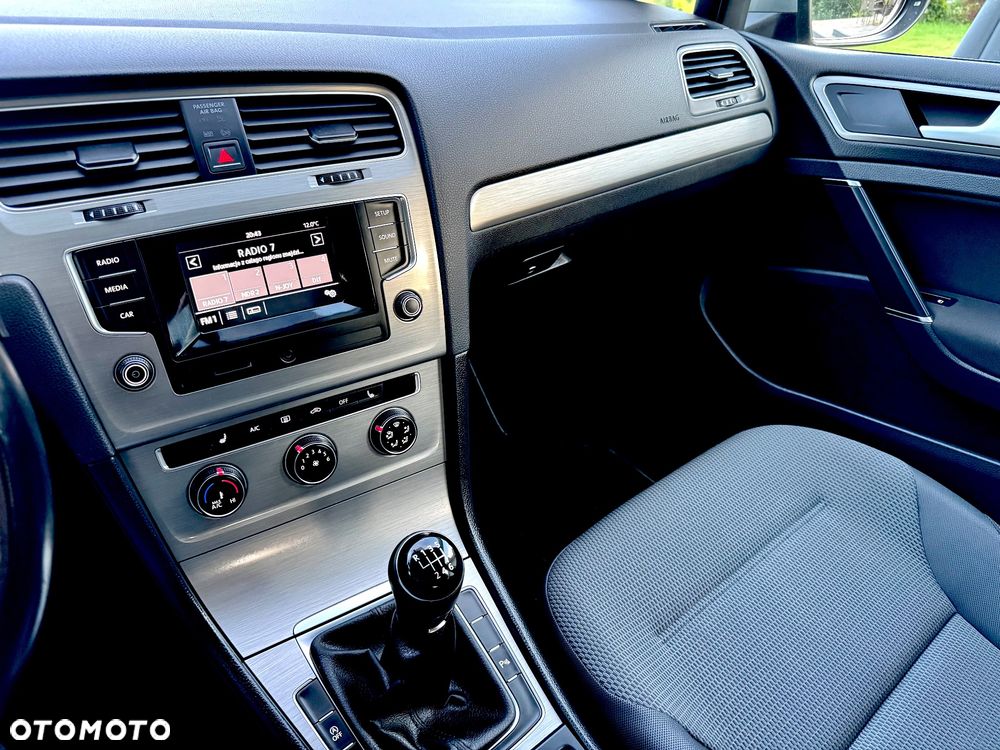 Volkswagen Golf - 8