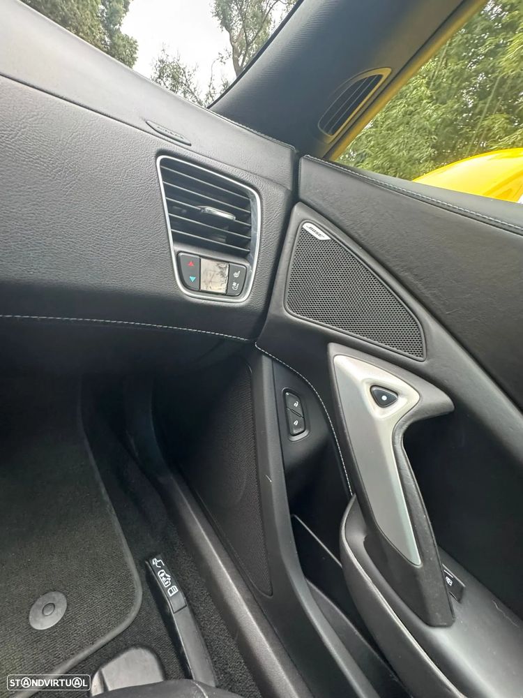 Chevrolet Corvette - 14