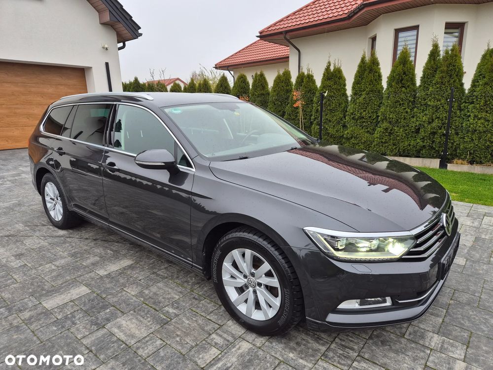 Volkswagen Passat - 1