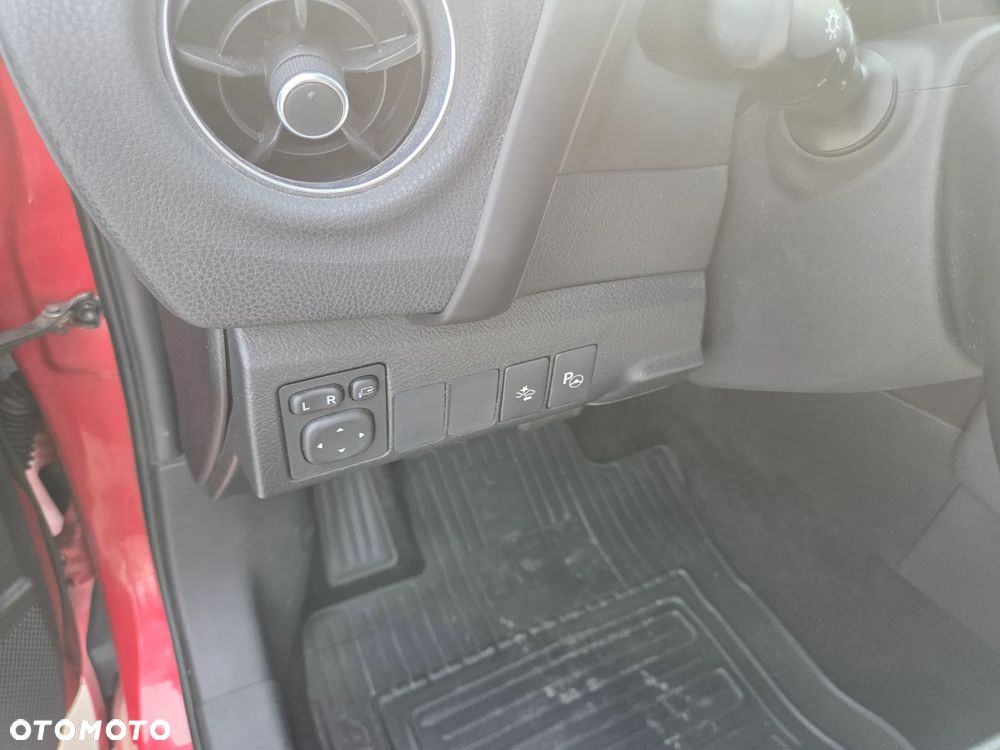 Toyota Auris - 22