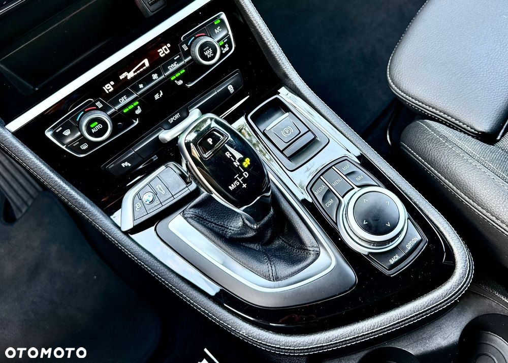 BMW Seria 2 218d GT Luxury Line sport - 4