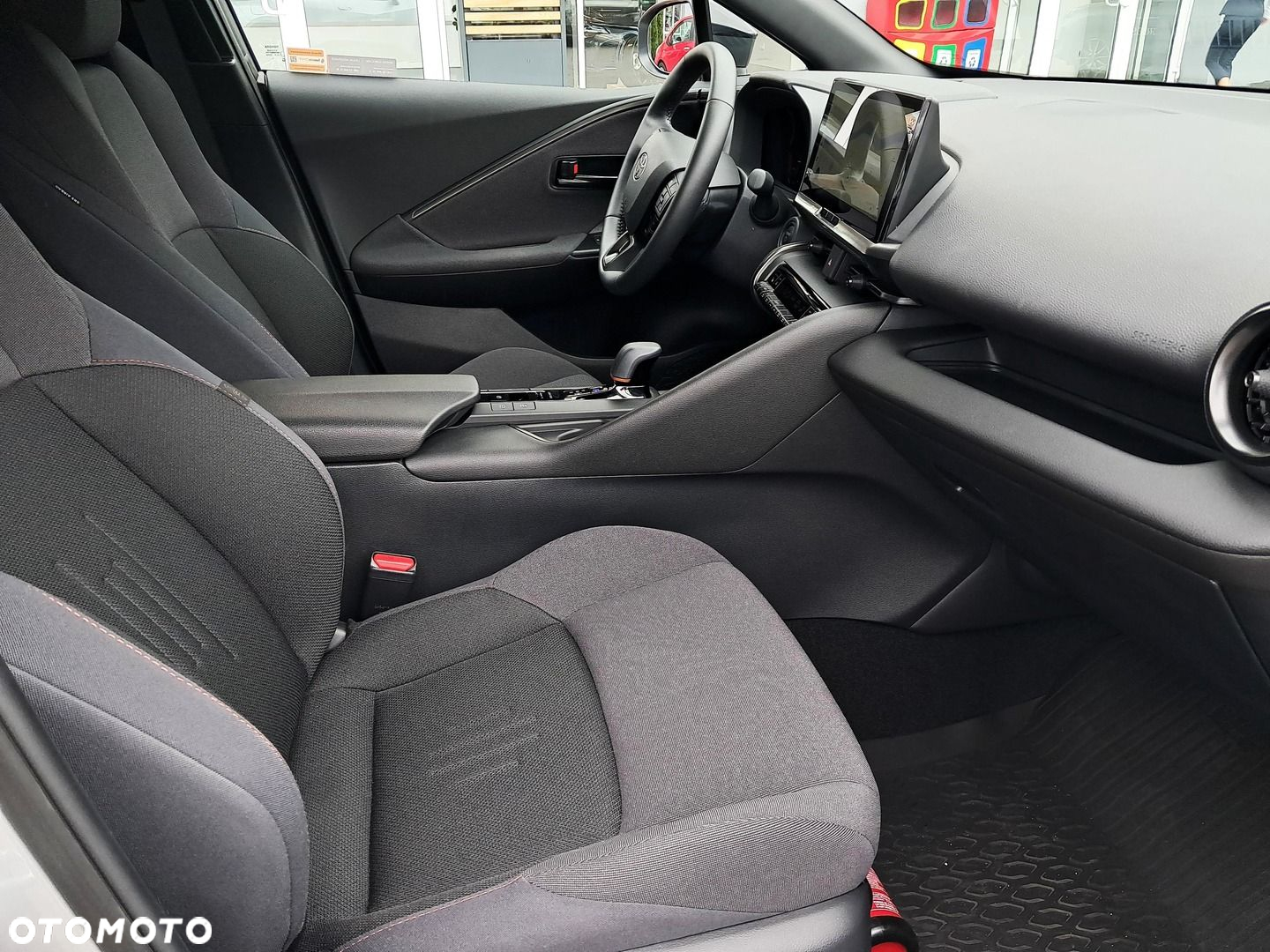 Toyota C-HR - 10