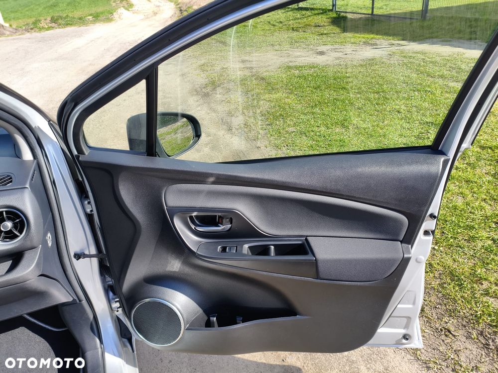 Toyota Yaris 1.5 20th Anniversary CVT - 16