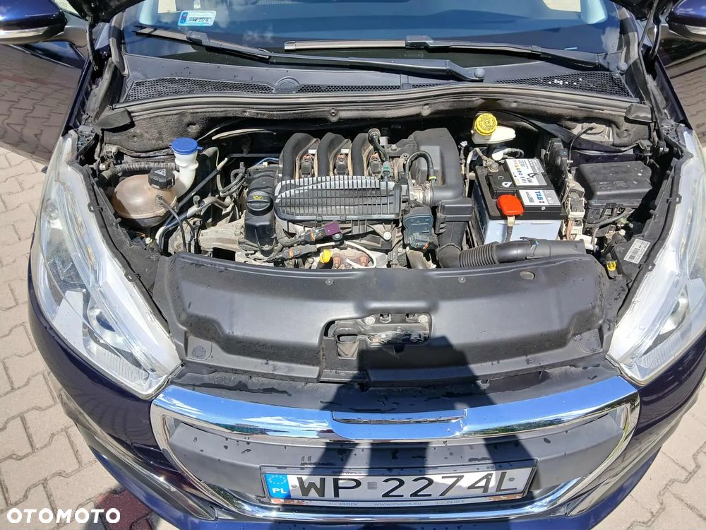 Peugeot 208 1.2 PureTech Allure - 8