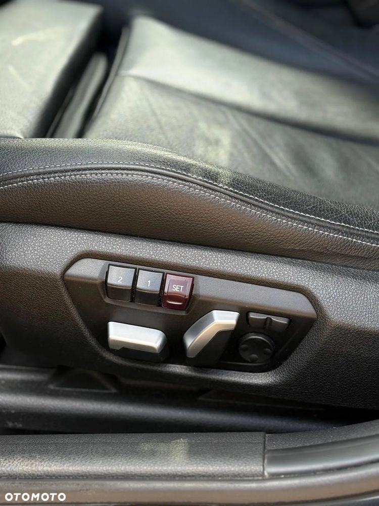 BMW Seria 3 328i xDrive Sport-Aut Sport Line - 17