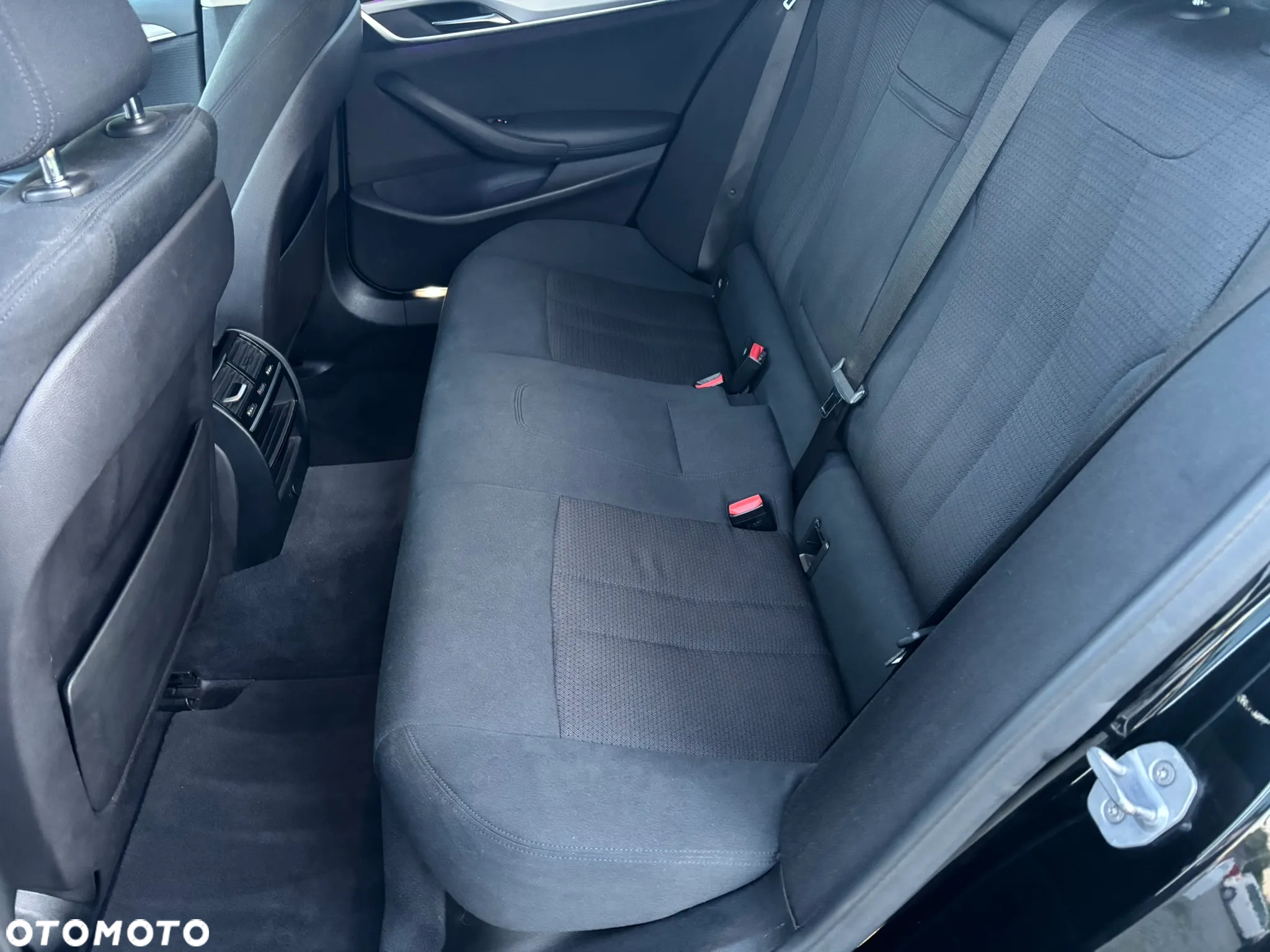 BMW Seria 5 520d xDrive - 6