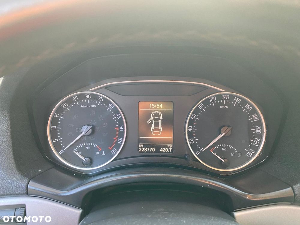 Skoda Octavia 1.6 TDI Edition DSG - 12