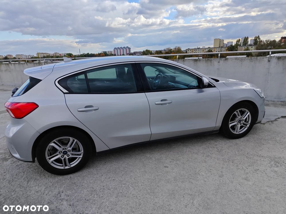 Ford Focus 1.0 EcoBoost Trend - 21