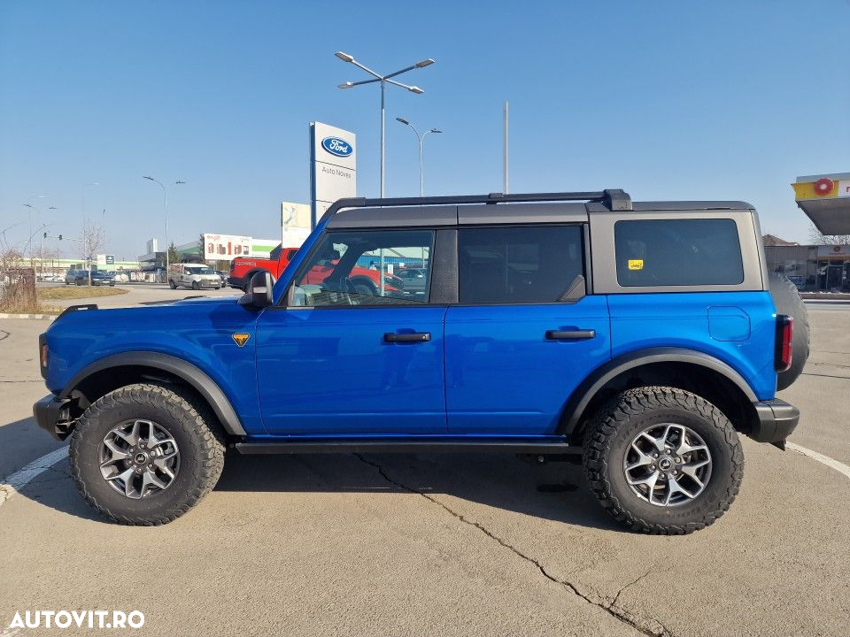 Ford Bronco - 2