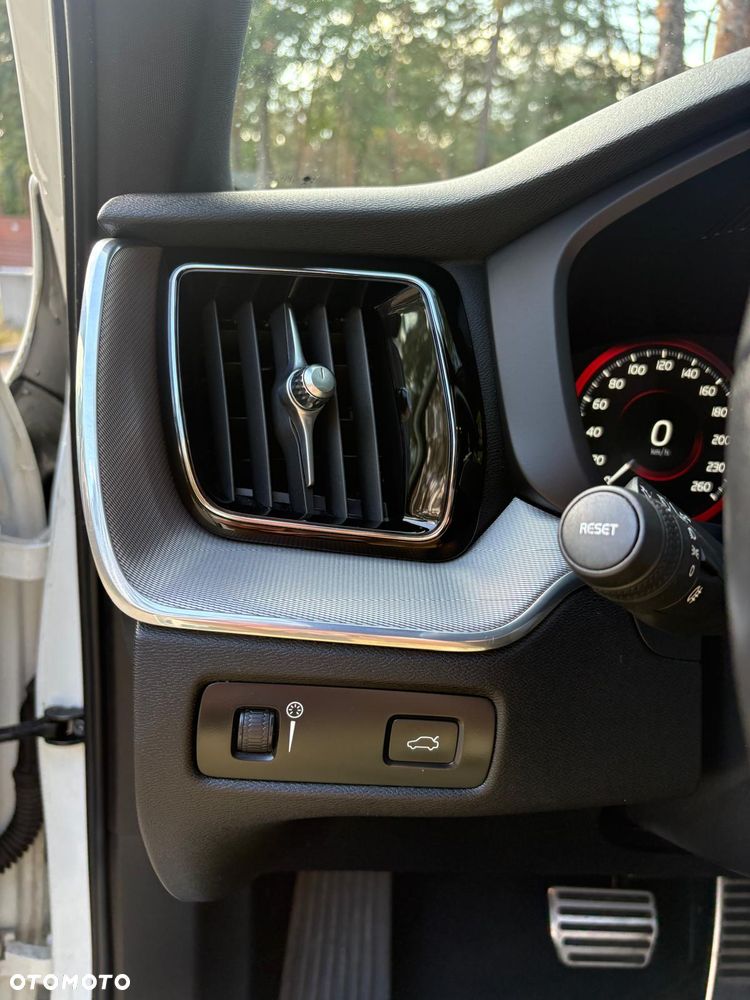 Volvo XC 60 - 6