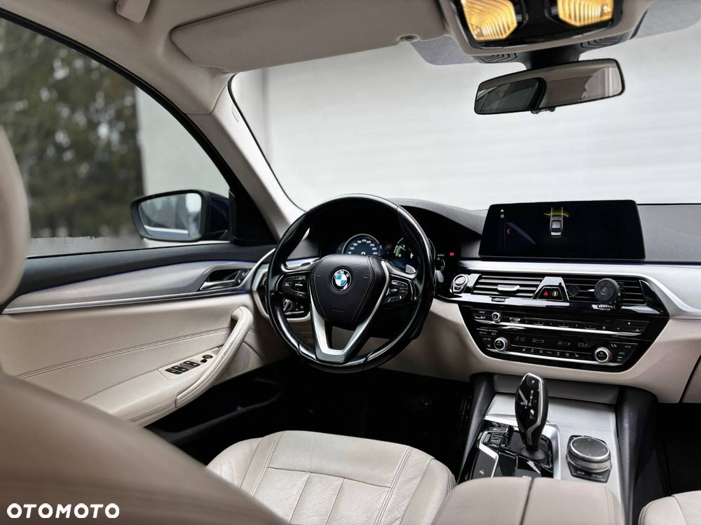 BMW Seria 5 520d xDrive Luxury Line - 18