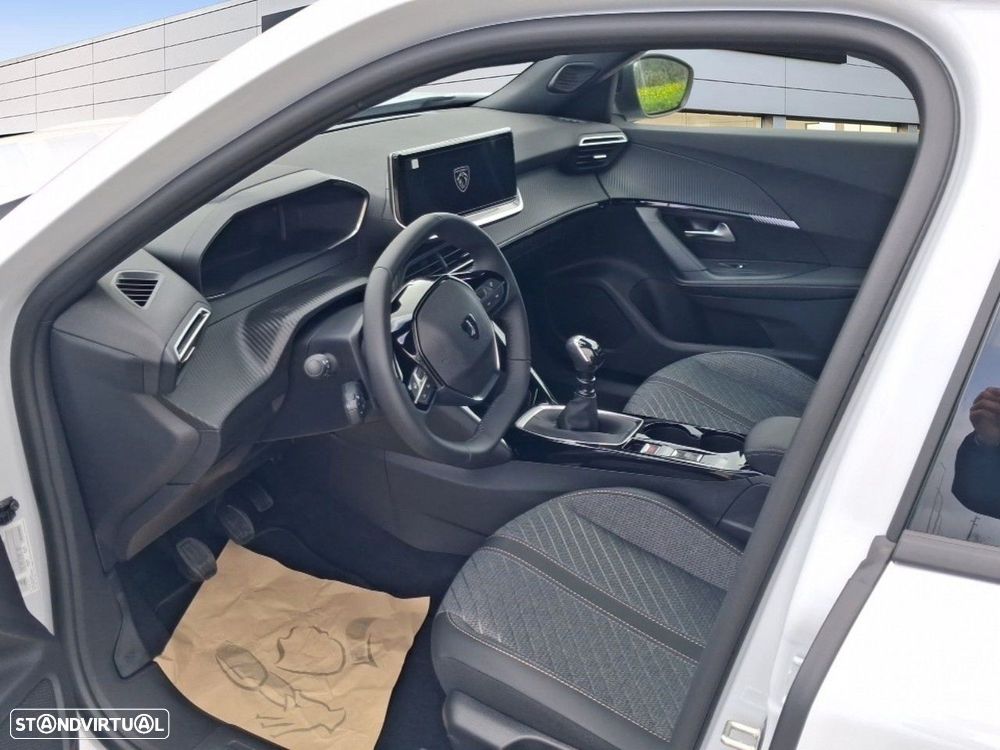 Peugeot 2008 1.2 PureTech Allure - 9