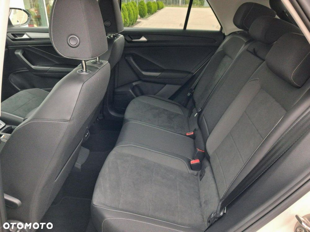 Volkswagen T-Roc - 13