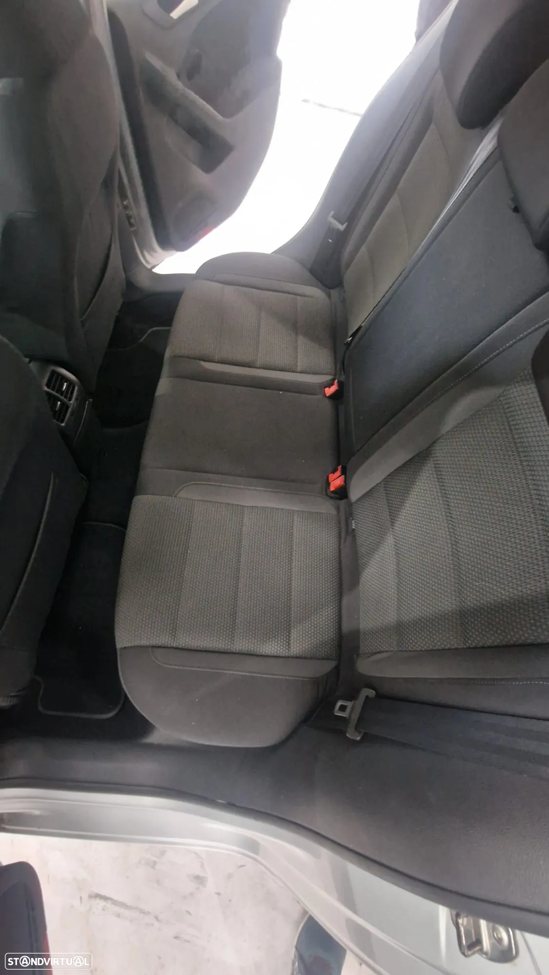 VW Golf 2.0 TDi Confortline - 6