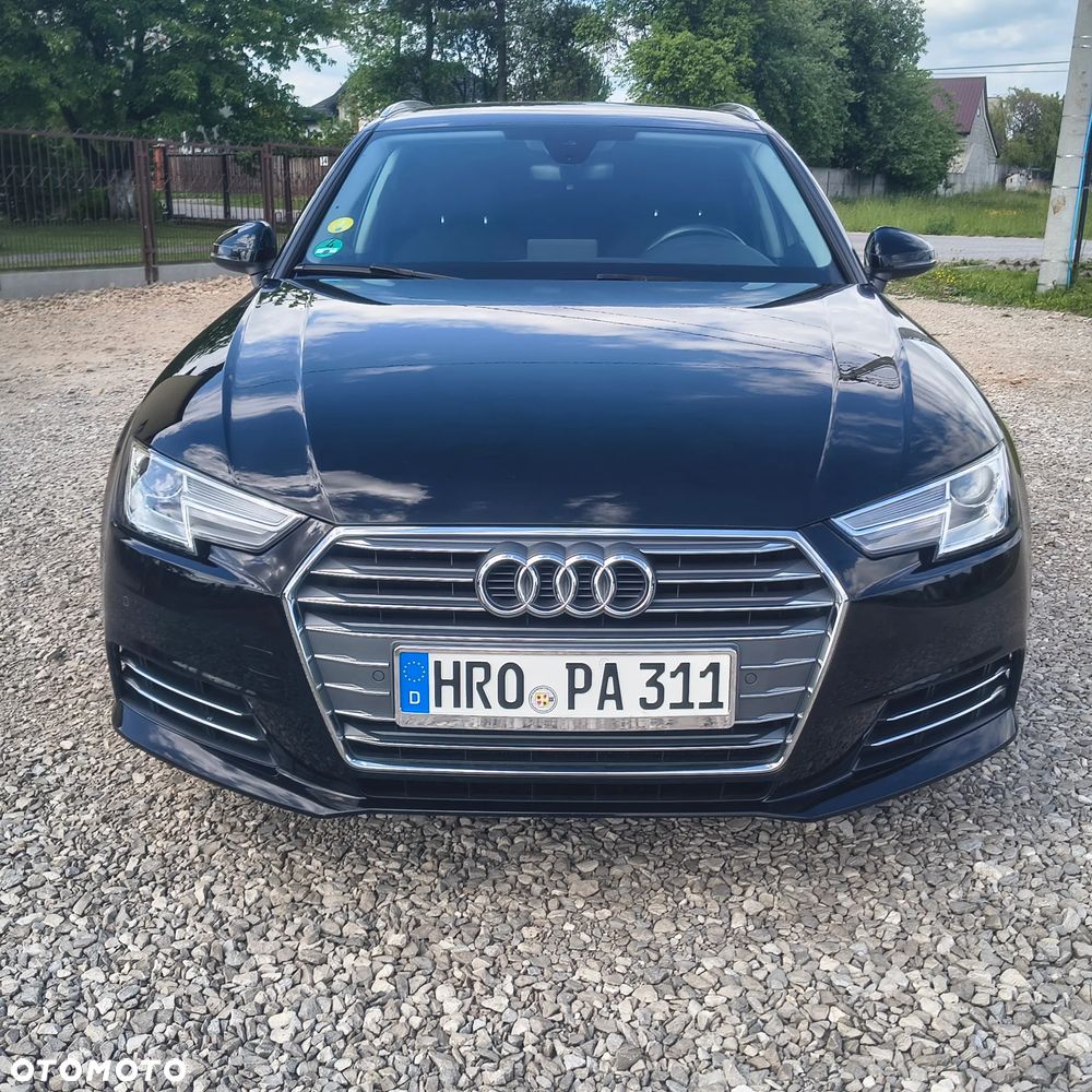 Audi A4 Avant 2.0 TDI Design - 11