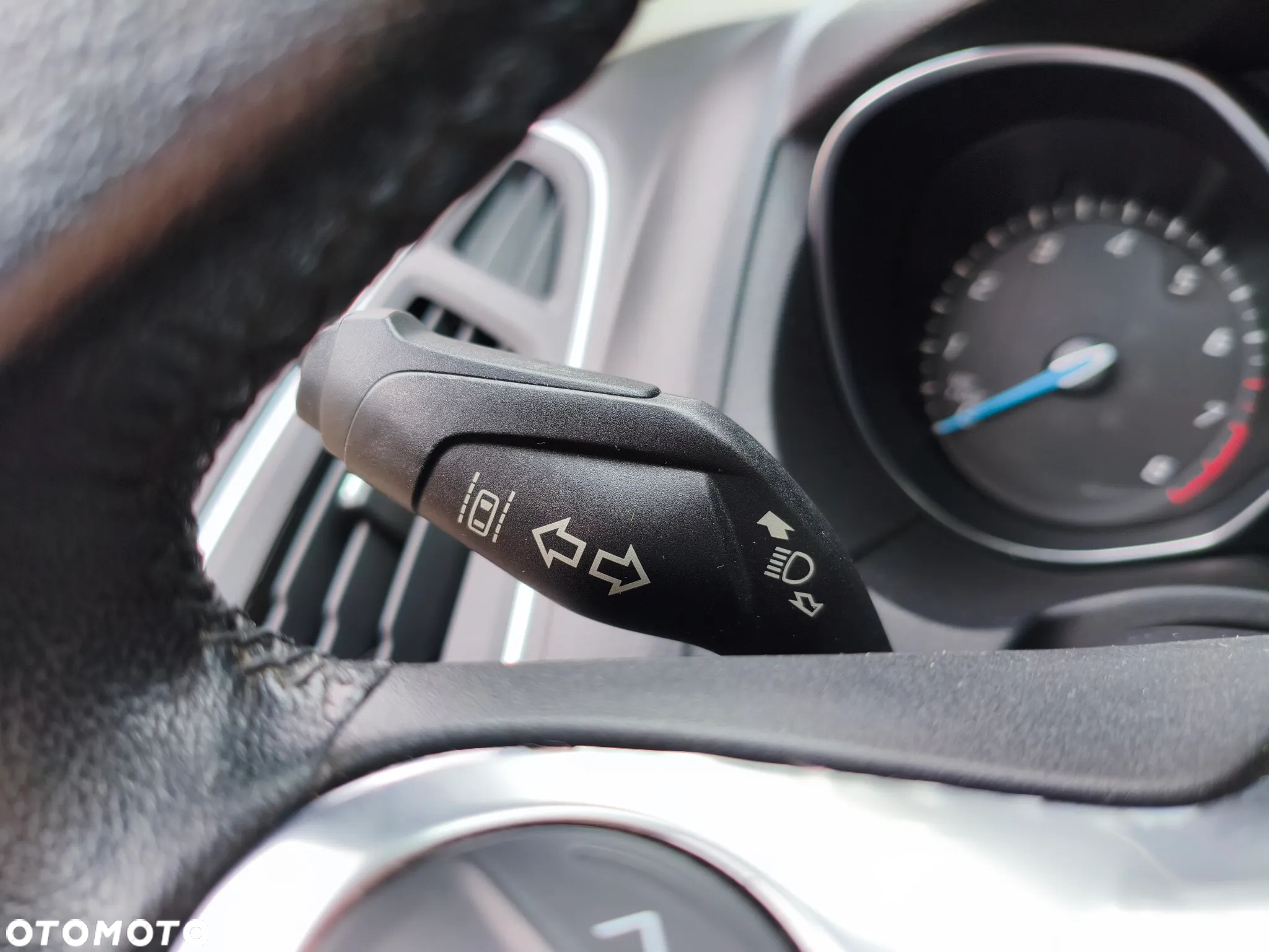 Ford Focus 1.0 EcoBoost Hybrid TITANIUM X - 17