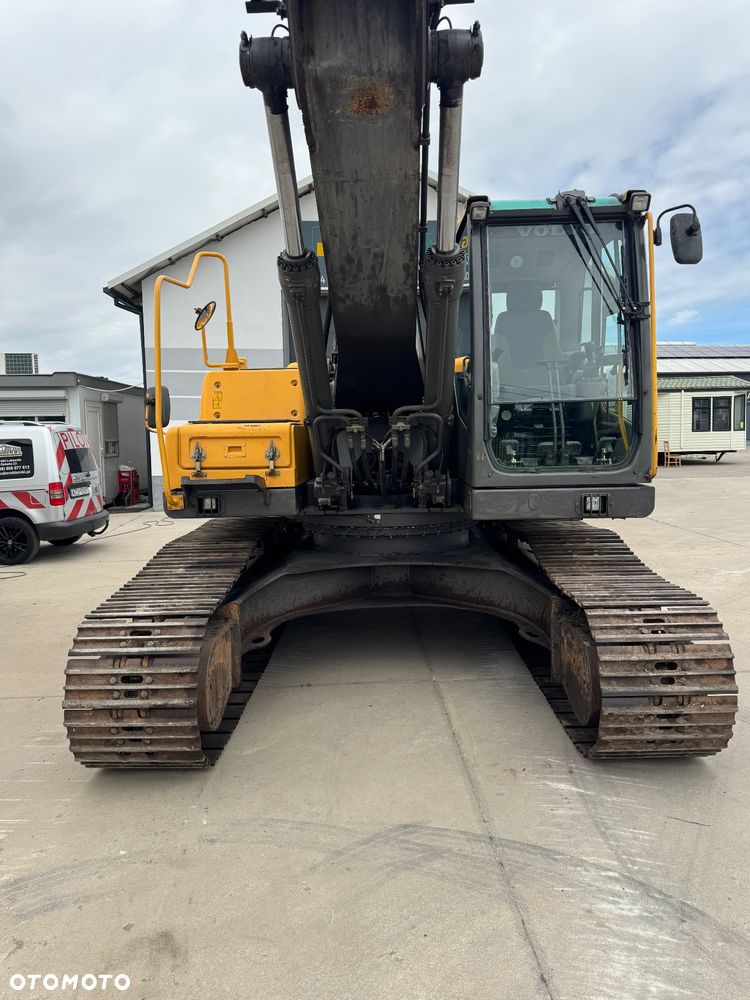 Volvo EC 240 CNL - 9