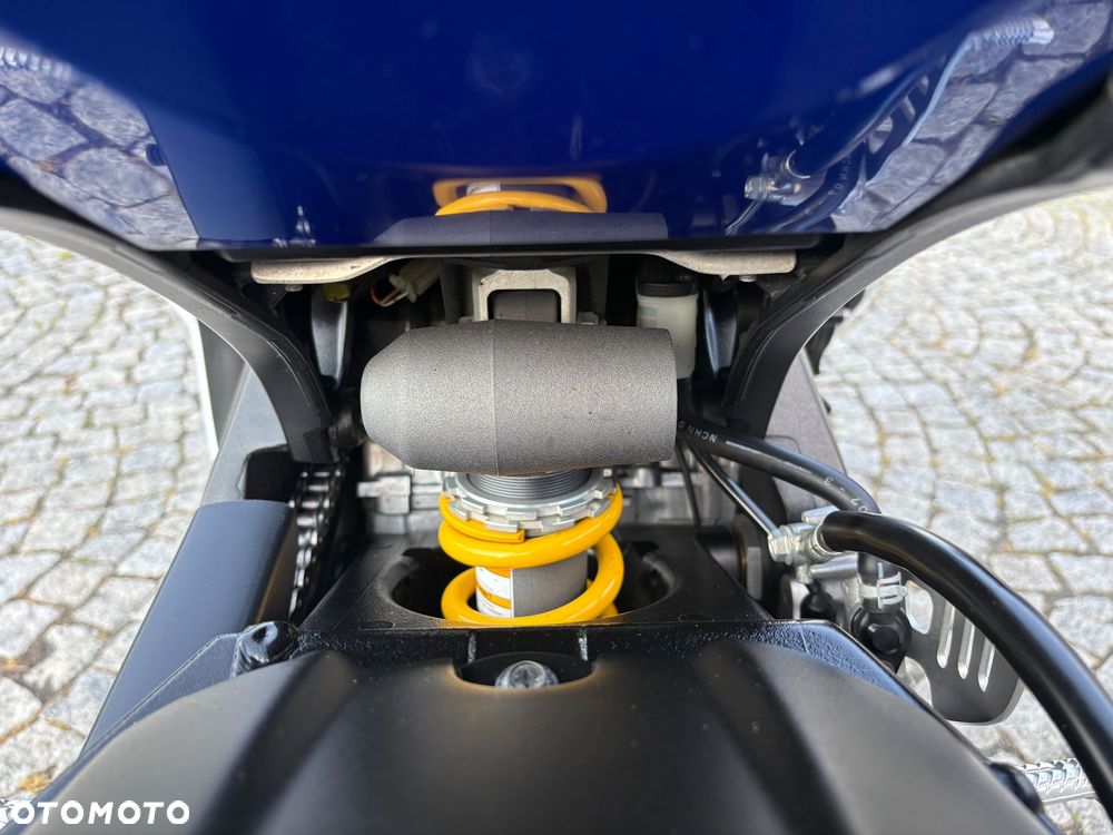 Suzuki GSX-R - 24