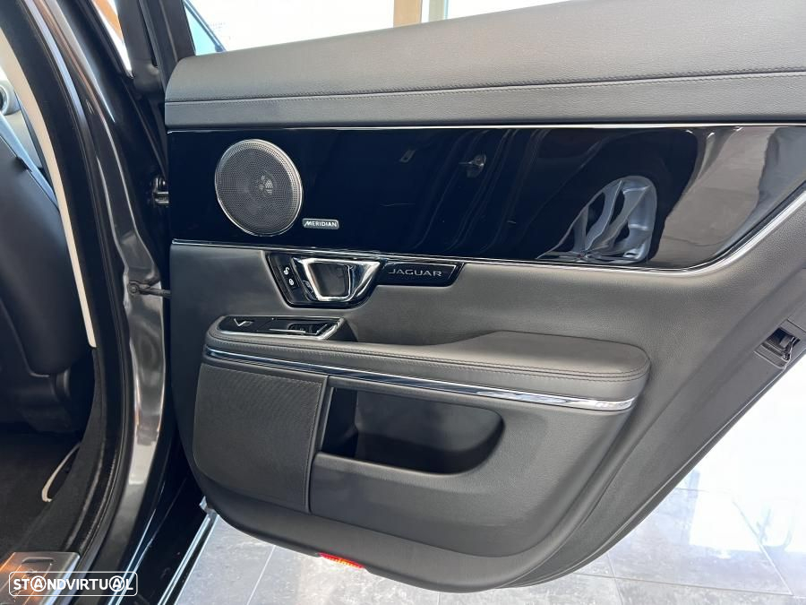Jaguar XJ 3.0 D V6 Premium Luxury - 60