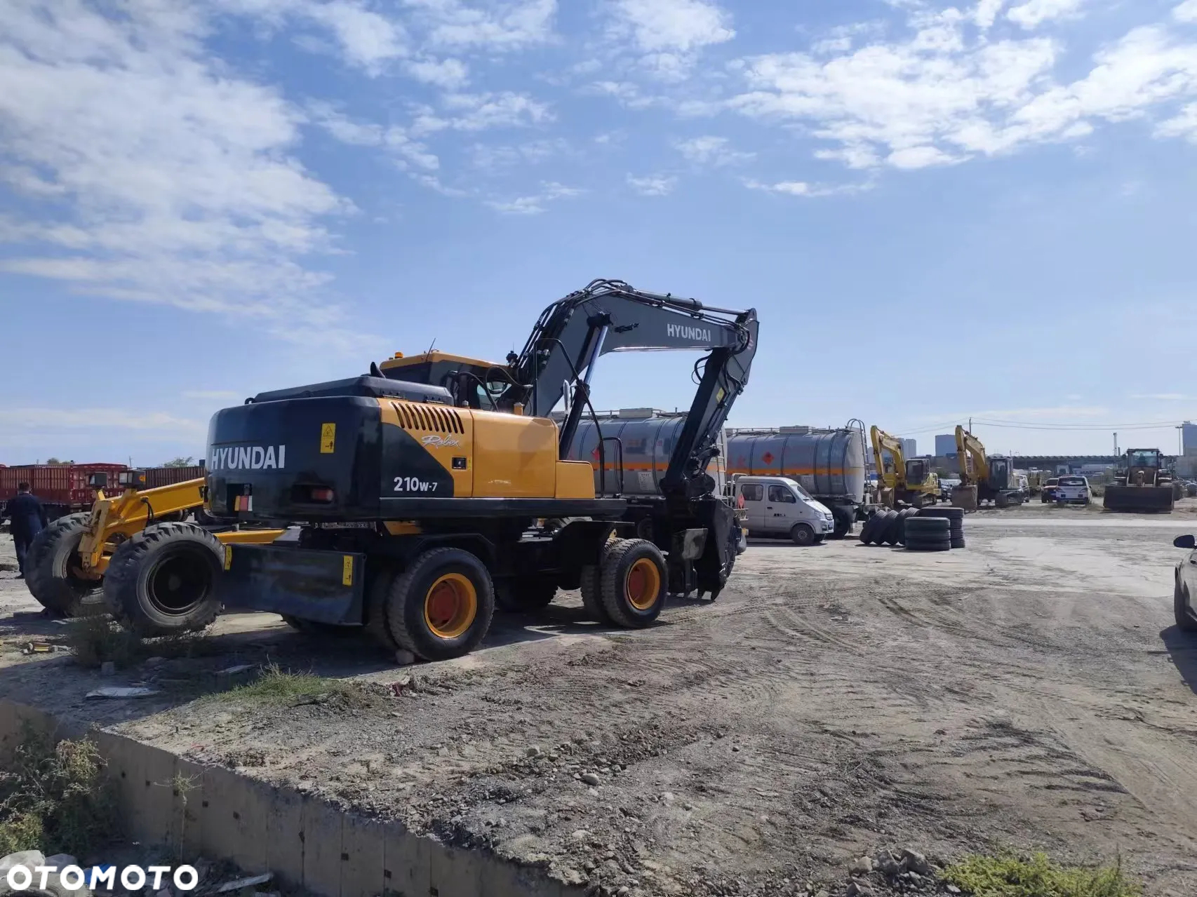 Hyundai R210W‑7 /Jak NOWA! /SUPER STAN / GPS W CENIE /Tylko 1,8T.MH. / DODATKOWE ŁYŻKI / CUMMINS / TRANSPORT W CENIE - 5
