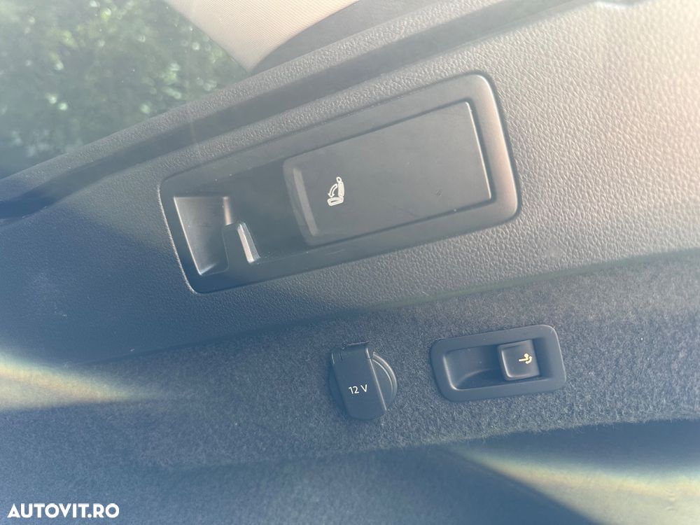 Volkswagen Passat 2.0 TDI SCR DSG Highline - 24