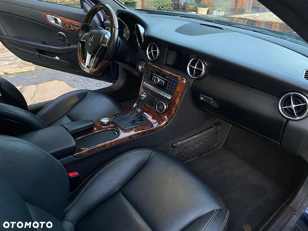 Mercedes-Benz SLK 350 (BlueEFFICIENCY) 7G-TRONIC - 12