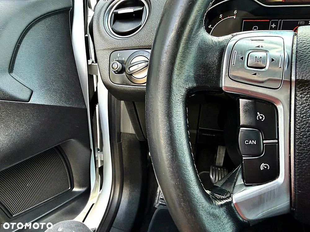 Ford Mondeo 2.0 TDCi Titanium - 37