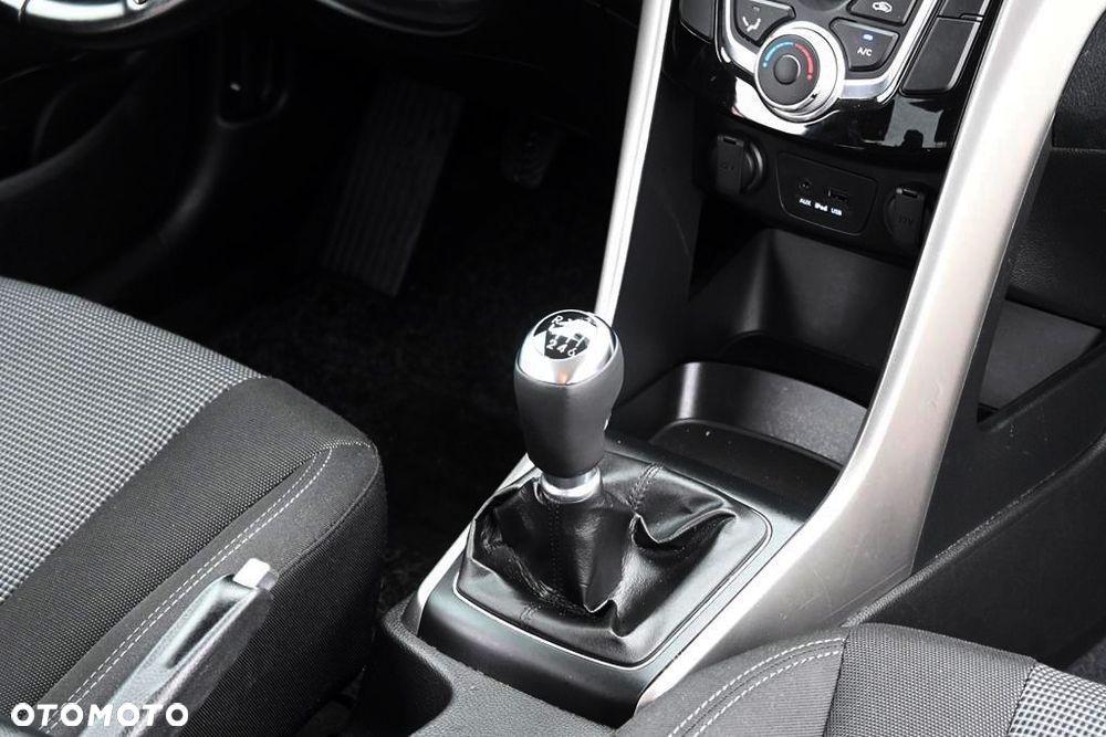 Hyundai i30 1.4 Fifa World Cup Edition - 36