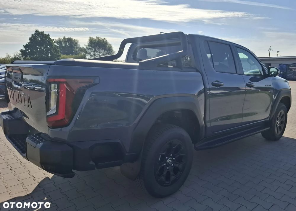 Toyota Hilux 2.8 D-4D mHEV Double Cab Invincible 4x4 - 13