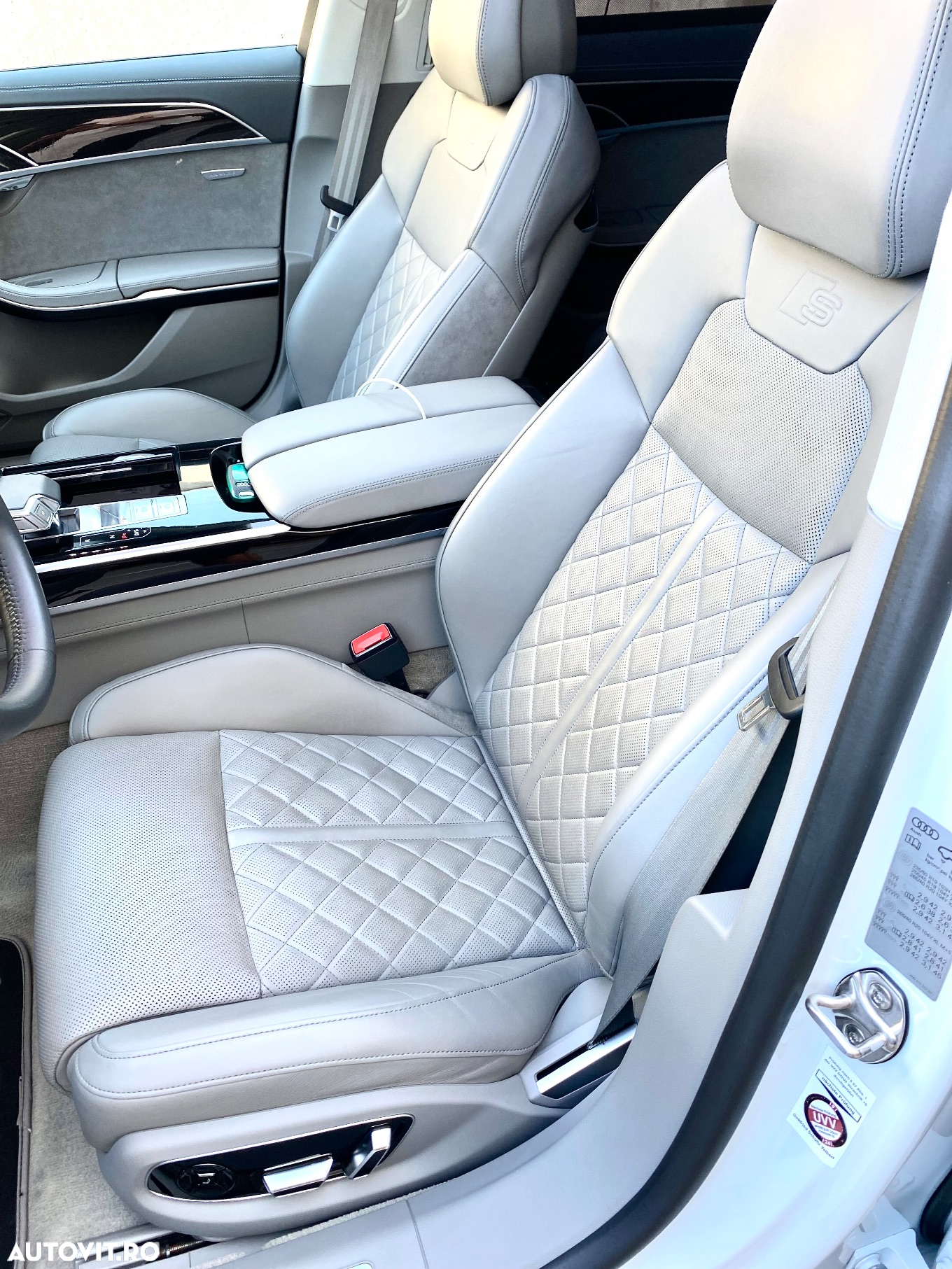 Audi A8 60 TFSI e quattro Tiptronic PHEV - 8