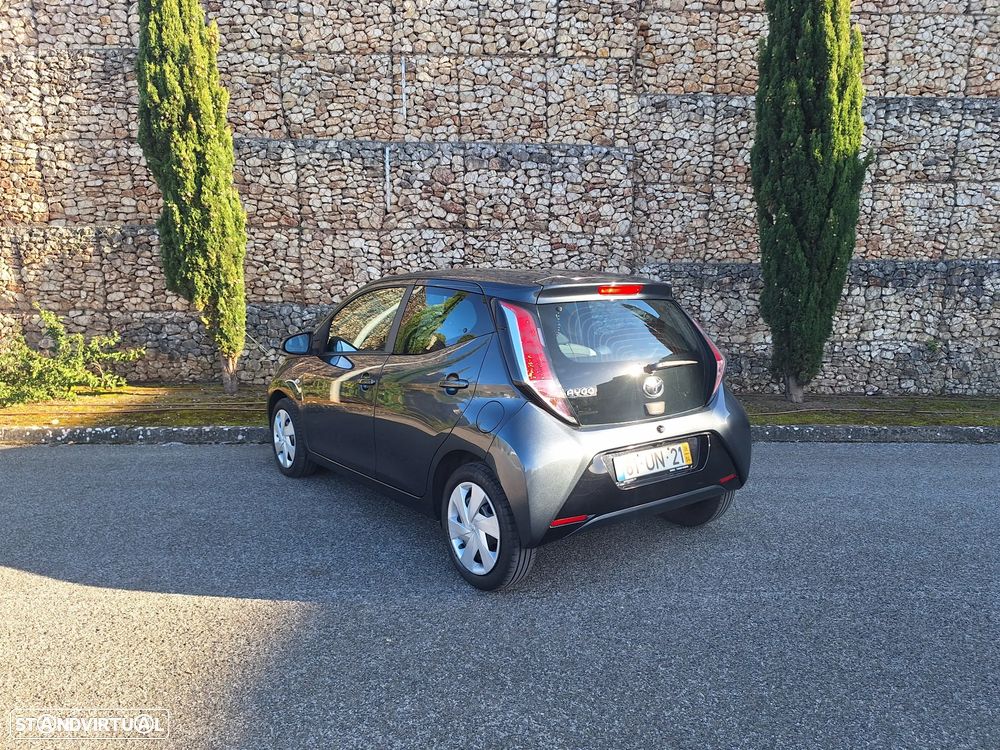 Toyota Aygo 1.0 X-Play+AC+X-Touch - 2