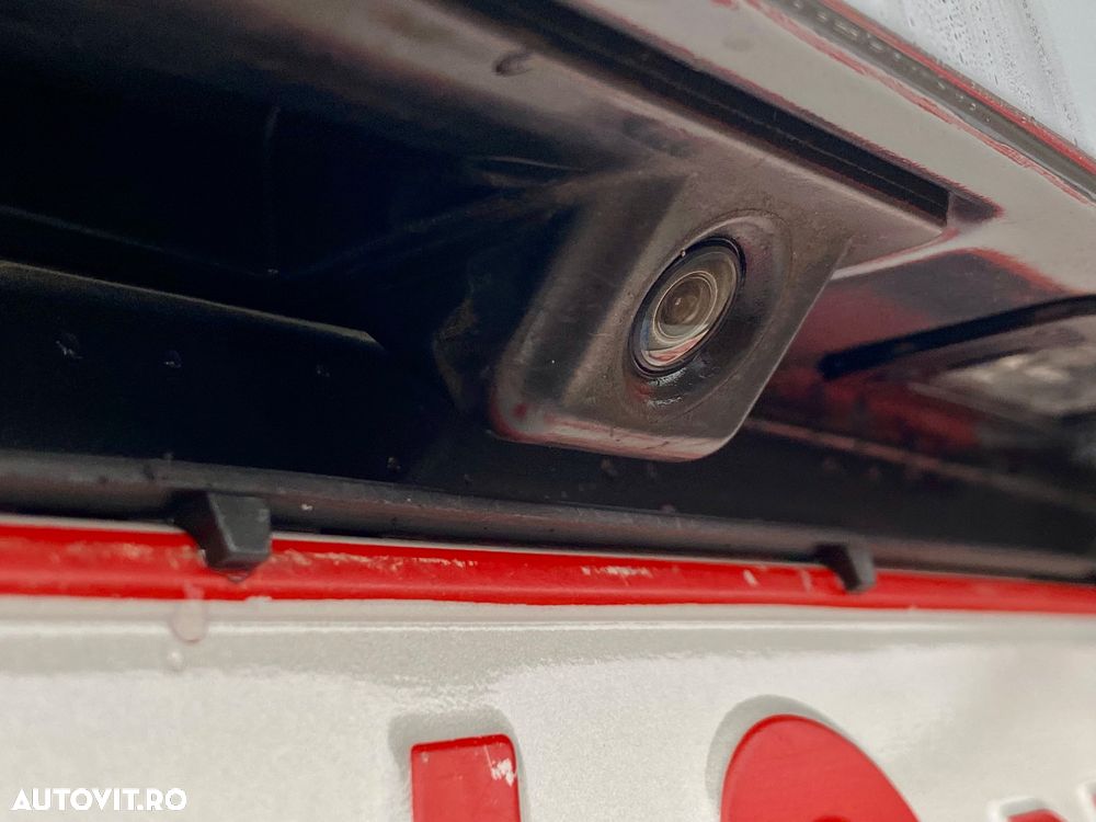 Volkswagen Passat 1.9 TDI DPF BlueMotion - 18