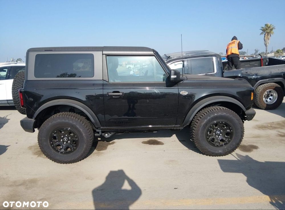 Ford Bronco - 9