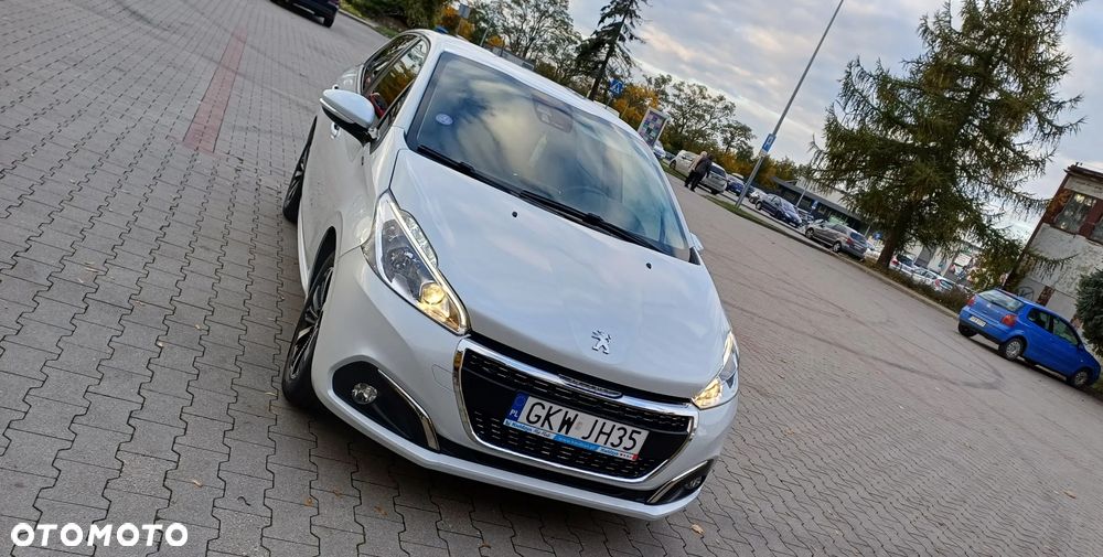 Peugeot 208 - 13