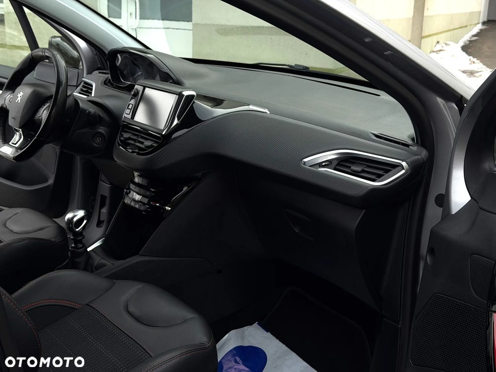 Peugeot 208 - 10