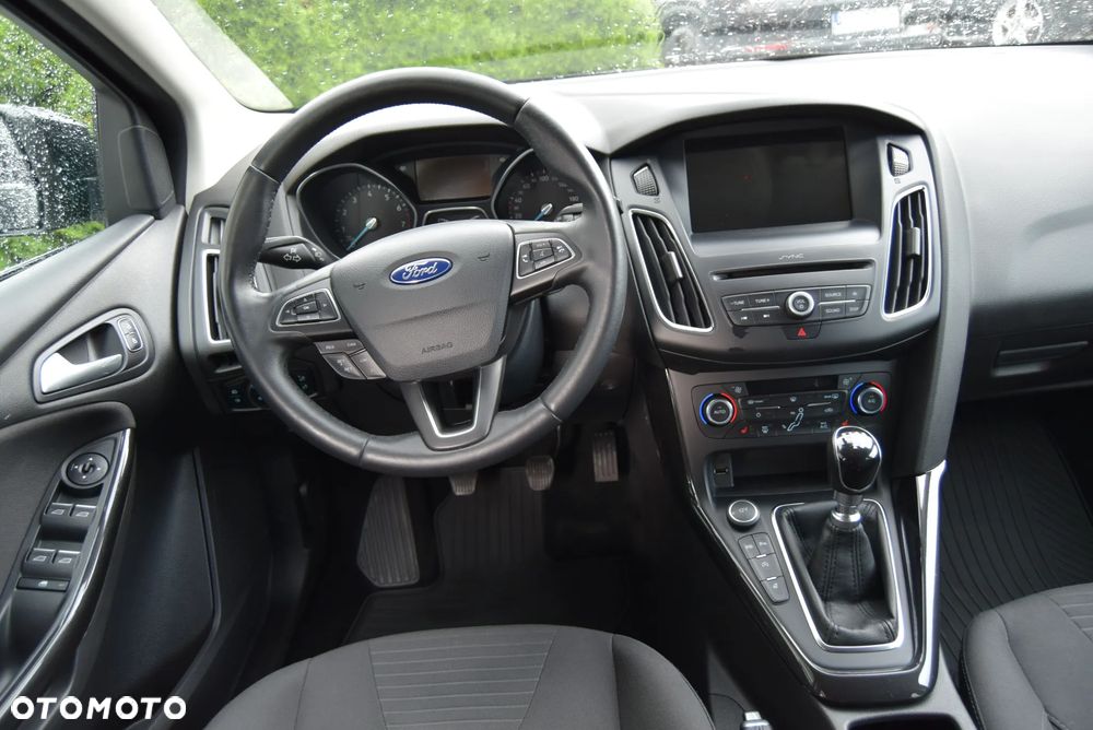 Ford Focus 1.0 EcoBoost Titanium Business - 19