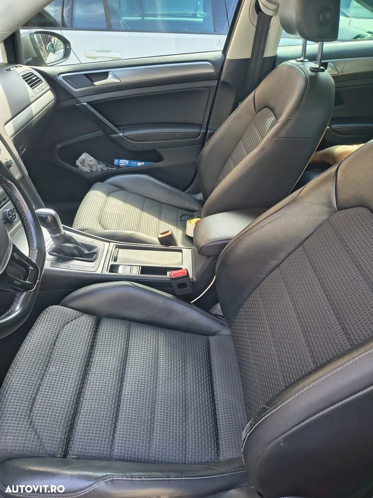 Volkswagen Golf 1.6 TDI DSG BMT Comfortline - 9