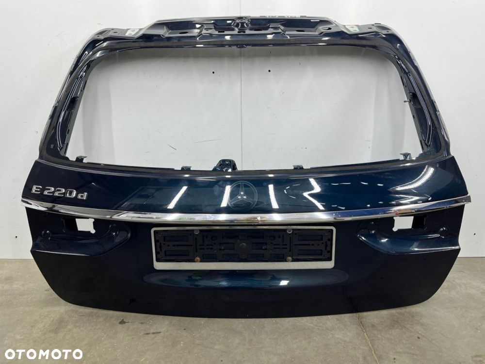 Klapa bagażnika Mercedes 16-23r. W213 S213 E-Klasa 2137400010 - 1