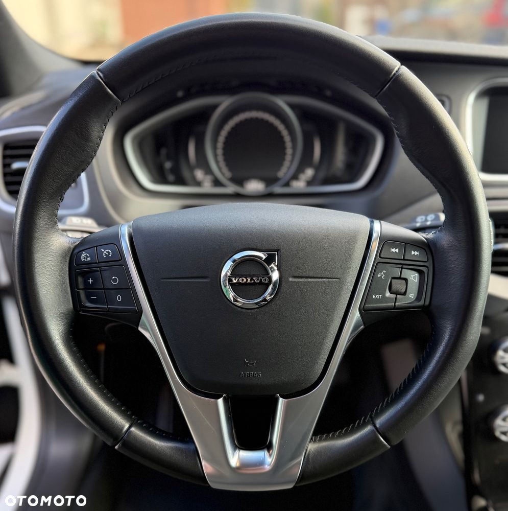 Volvo V40 Cross Country T3 Geartronic Momentum - 9