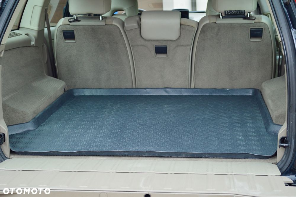 Volvo XC 90 2.4 D5 - 19
