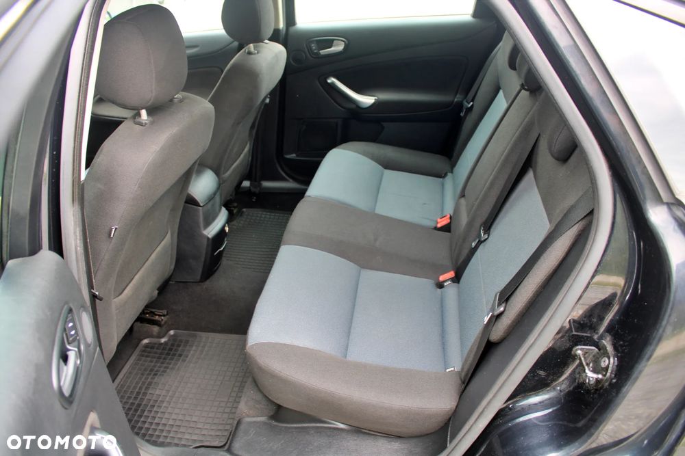 Ford Mondeo 1.8 TDCi Ambiente - 22