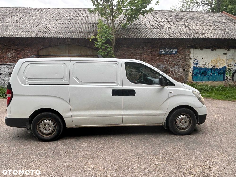 Hyundai H-1 Starex - 5