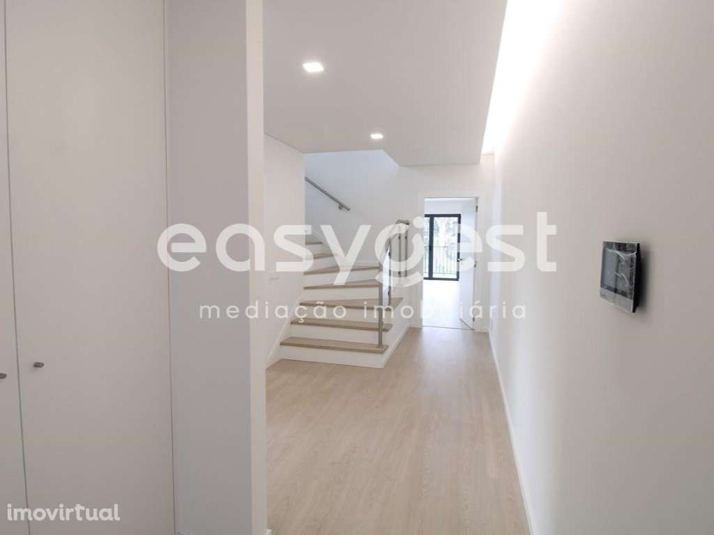 Moradia Geminada M4 com acabamentos de qualidade superior! - Grande imagem: 3/42