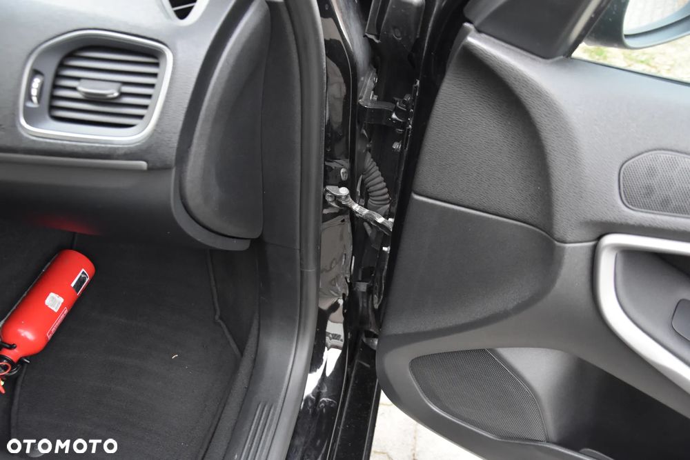 Volvo V40 - 14