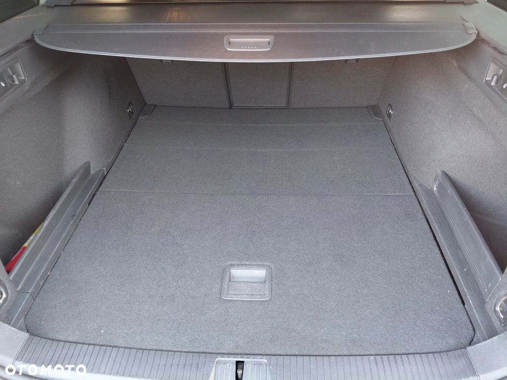 Volkswagen Passat 1.4 TSI BMT Trendline - 35