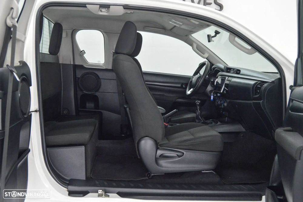 Toyota Hilux 2.4 D-4D 4X2 Cabine Extra 3L - 23